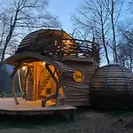 Les De Pyrene Resort *
