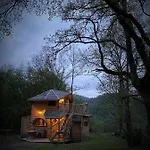 Les De Pyrene Resort