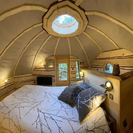 Les De Pyrene Semesteranläggning (resort)