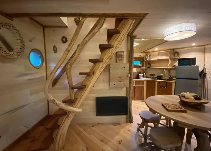 Les De Pyrene Cazarilh