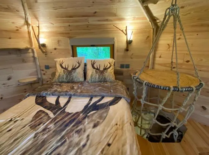 Les De Pyrene Cazarilh