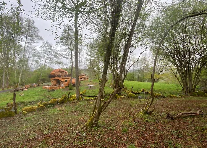 Les De Pyrene Semesteranläggning (resort)