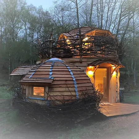 Les De Pyrene Resort *