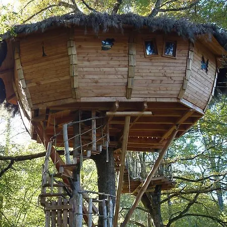 Les De Pyrene Resort *